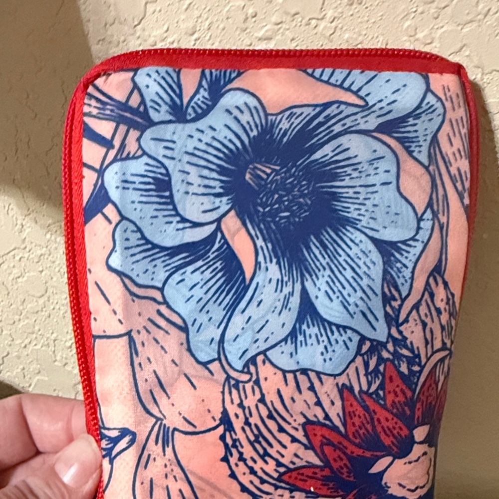 Starbucks Red and Blue Patterned Pouch Reuseable tote bag - Picture 5 of 5